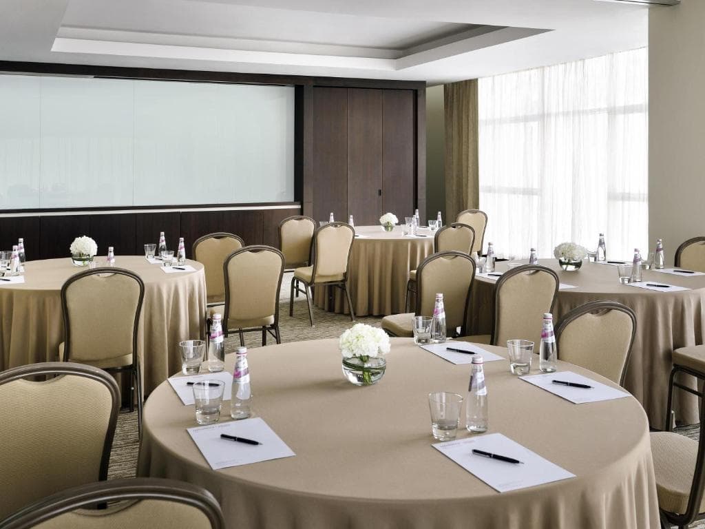 Movenpick Hotel Jumeirah Lakes Towers - 42