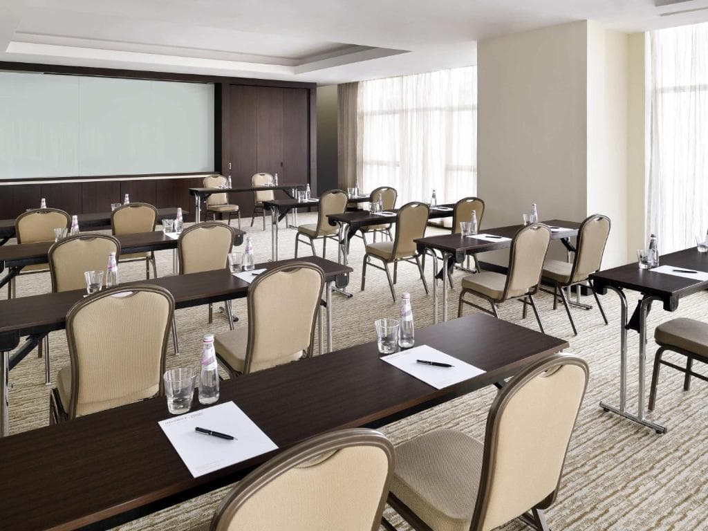 Movenpick Hotel Jumeirah Lakes Towers - 45
