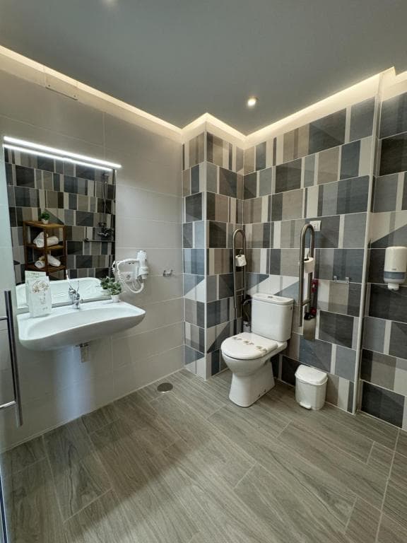 Hotel Skyview by LIVVO - 36