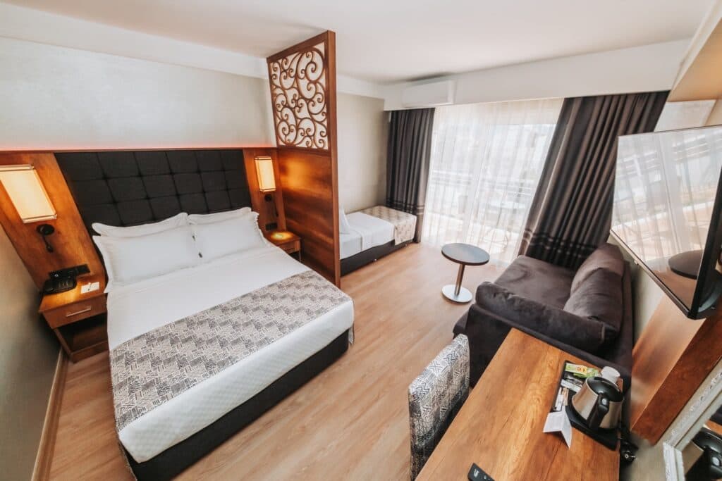 Hotel Grand Ideal Premium - 4