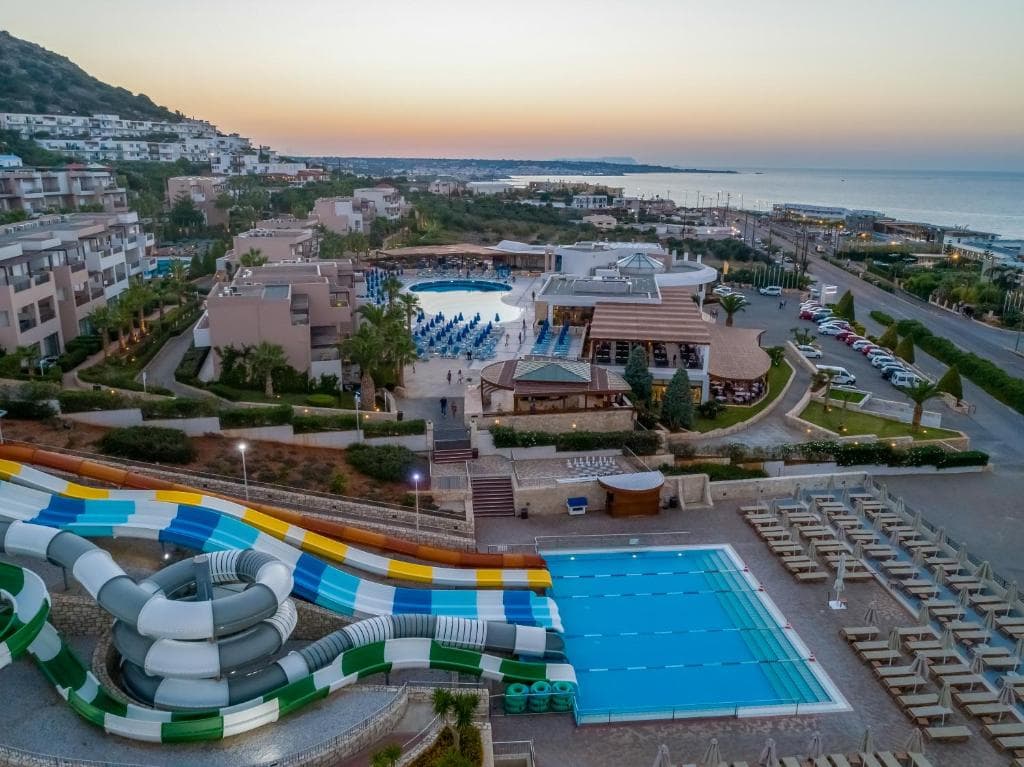Grand Holiday Resort - 2