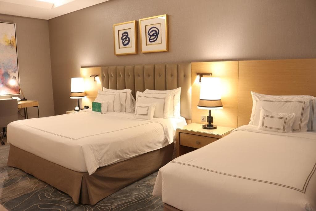Grand Cosmopolitan Hotel - 2