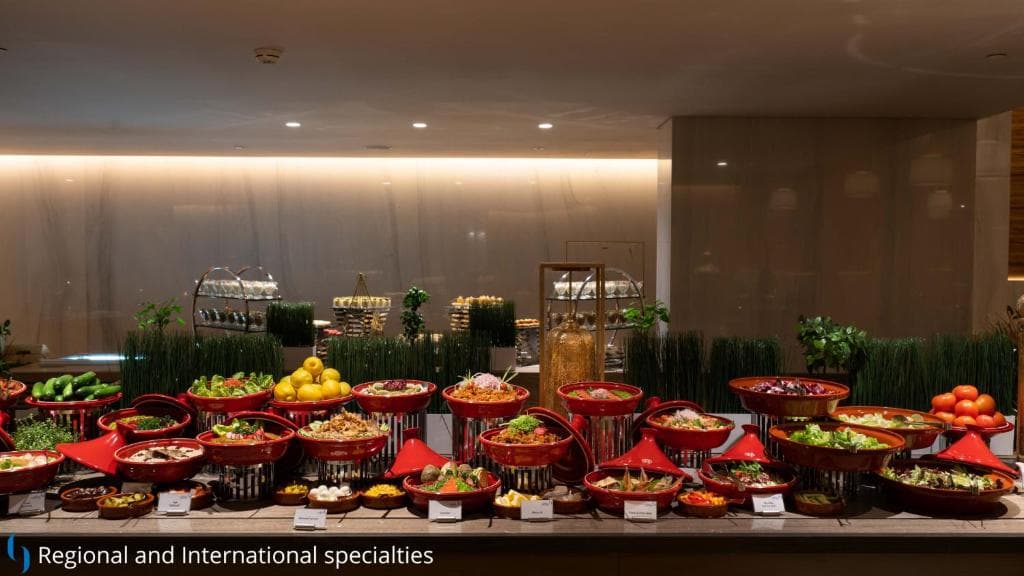 Grand Cosmopolitan Hotel - 18