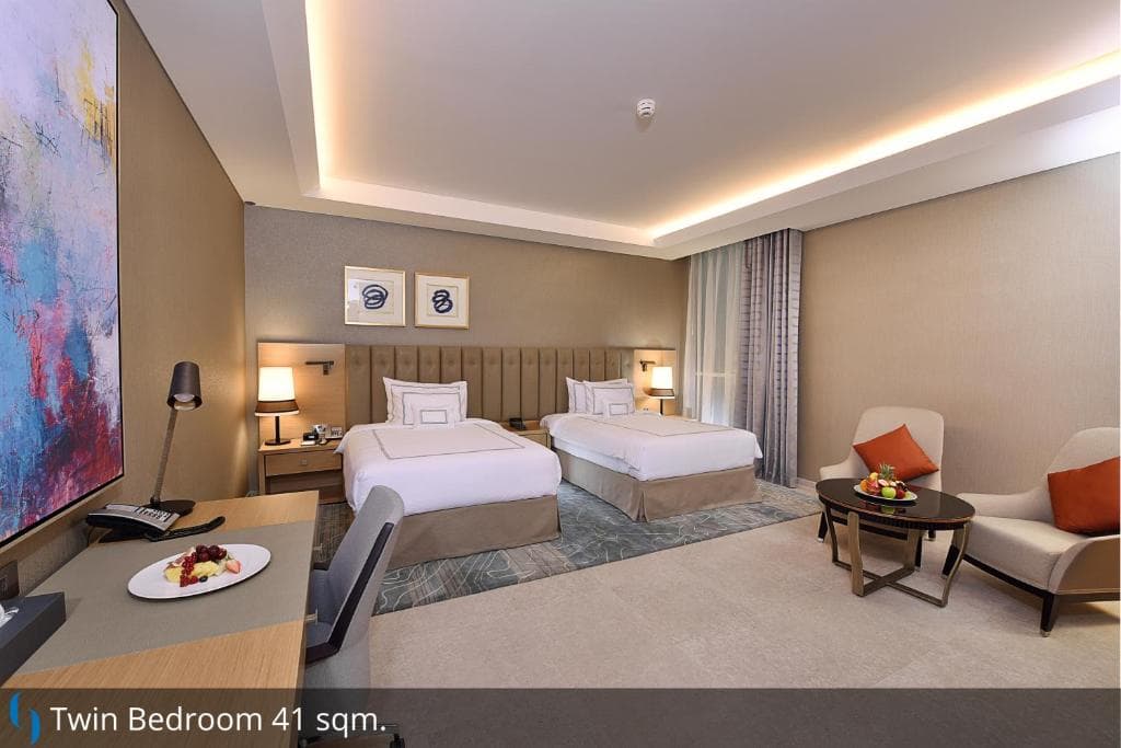 Grand Cosmopolitan Hotel - 25
