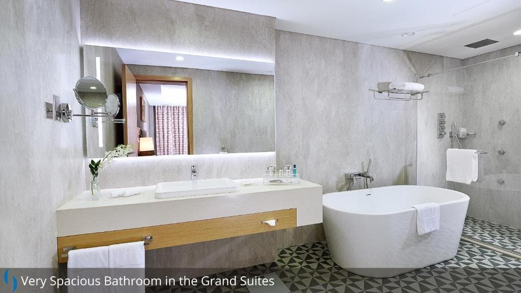 Grand Cosmopolitan Hotel - 29