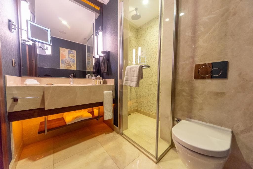 DoubleTree by Hilton Istanbul Topkapi - 27