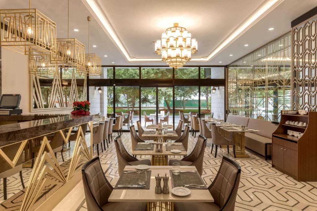 Ramada Hotel And Suites by Wyndham Istanbul Golden Horn - 2