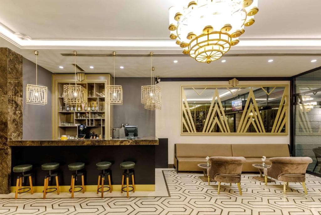 Ramada Hotel And Suites by Wyndham Istanbul Golden Horn - 8