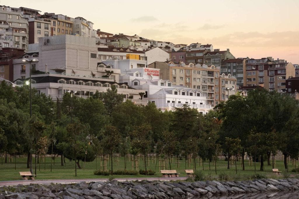 Ramada Hotel And Suites by Wyndham Istanbul Golden Horn - 36