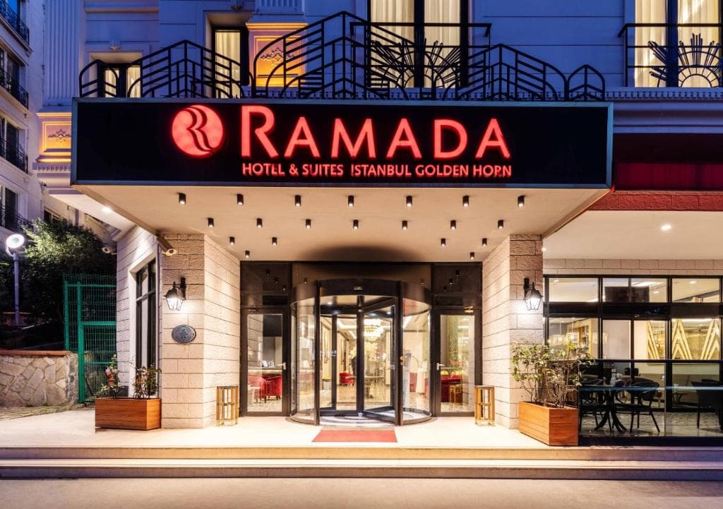 Ramada Hotel And Suites by Wyndham Istanbul Golden Horn - 37