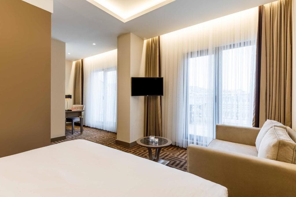 Ramada Hotel And Suites by Wyndham Istanbul Golden Horn - 40