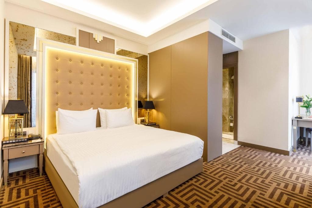 Ramada Hotel And Suites by Wyndham Istanbul Golden Horn - 42
