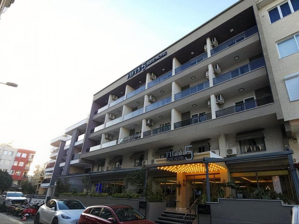 FIFTY5 Suite Hotel - 1
