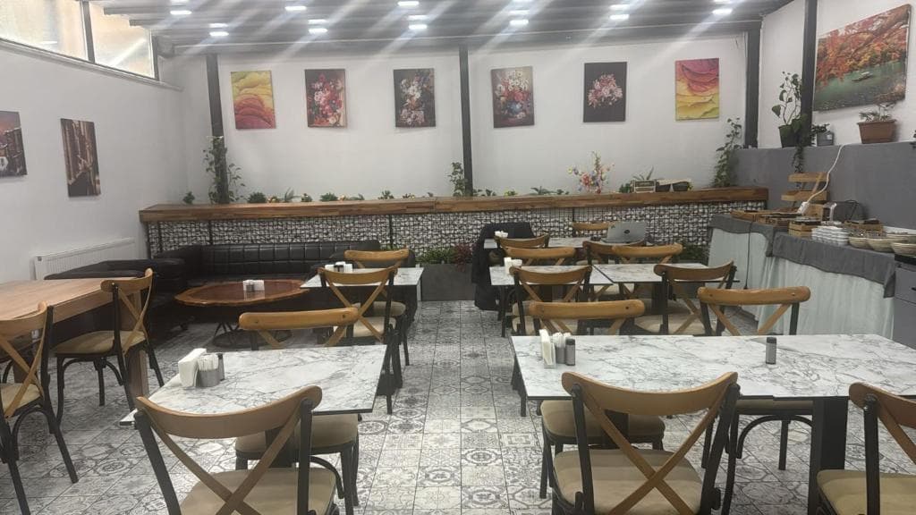 Hotel Almina Inn - 2