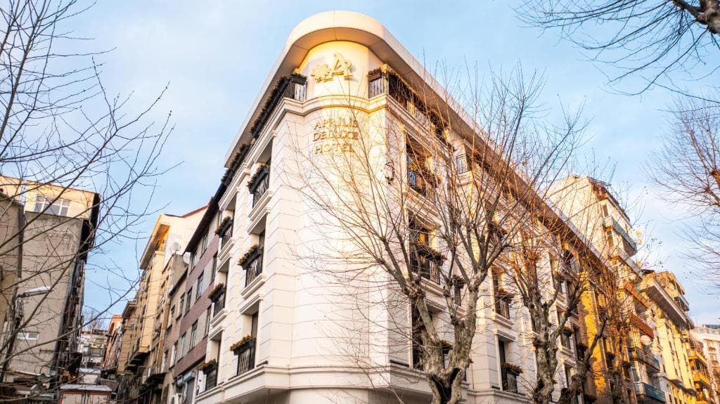 Hotel Aprilis Deluxe - 1