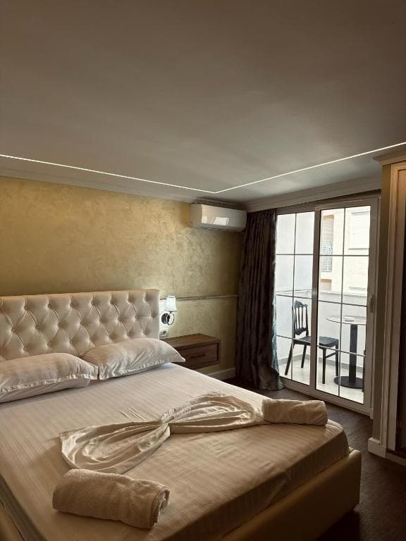 Hotel Bliss Boutique - 2