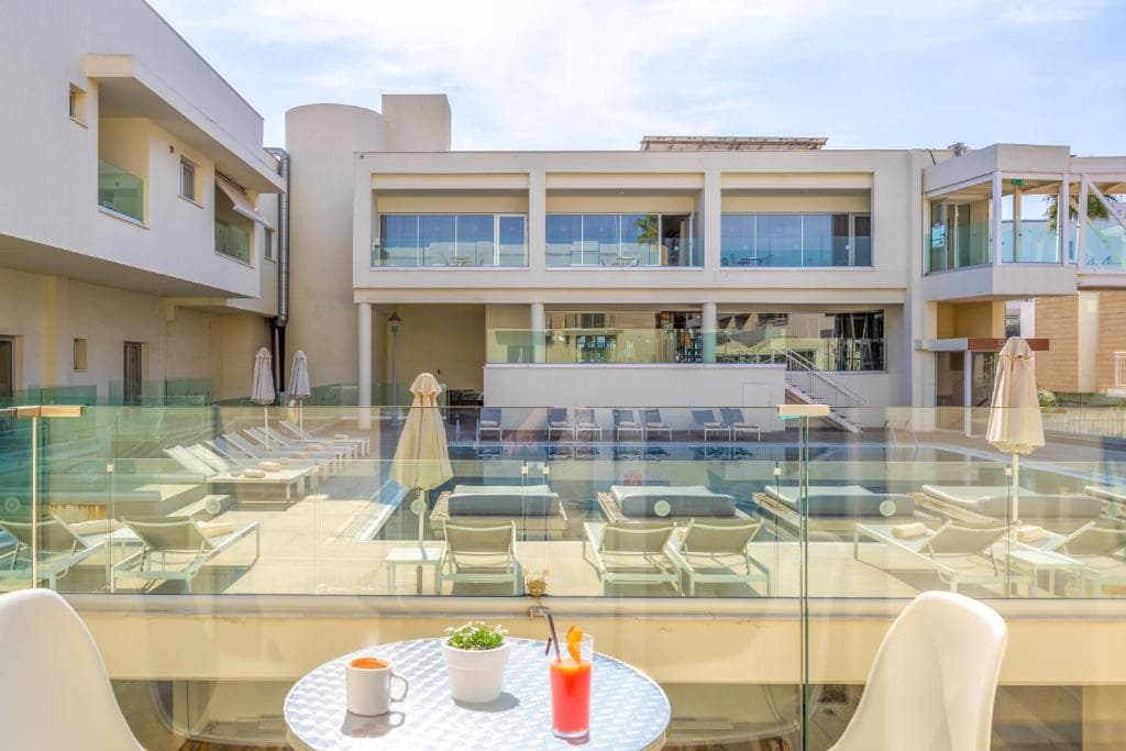 Melpo Antia Hotel & Suites - 11