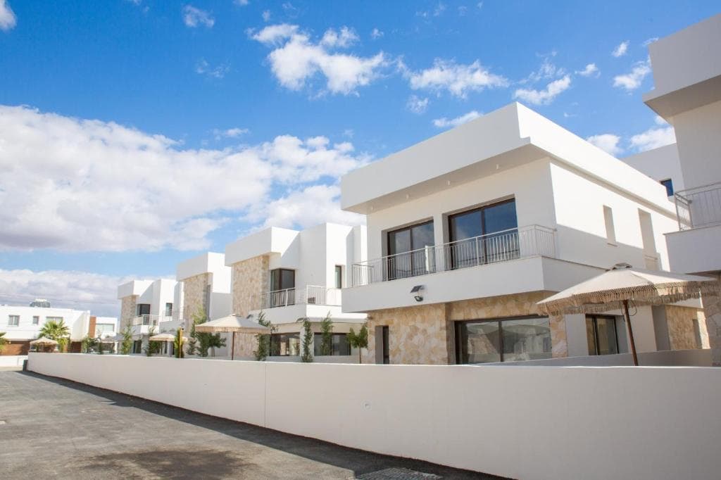 LIV & CO Suites & Villas - 5